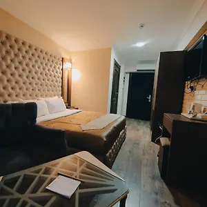 https://red-green-hotel.aegeanhotels.net
